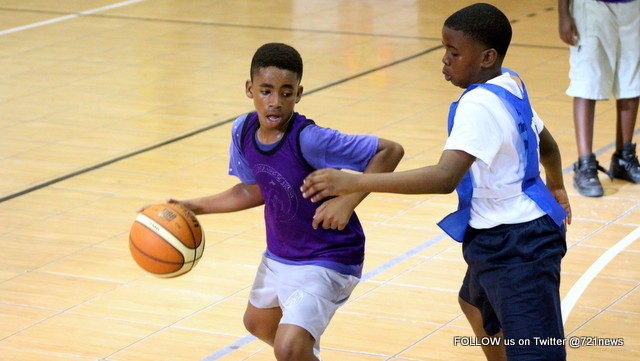 Jeuly Gumbs1 of MLK looks to score-001